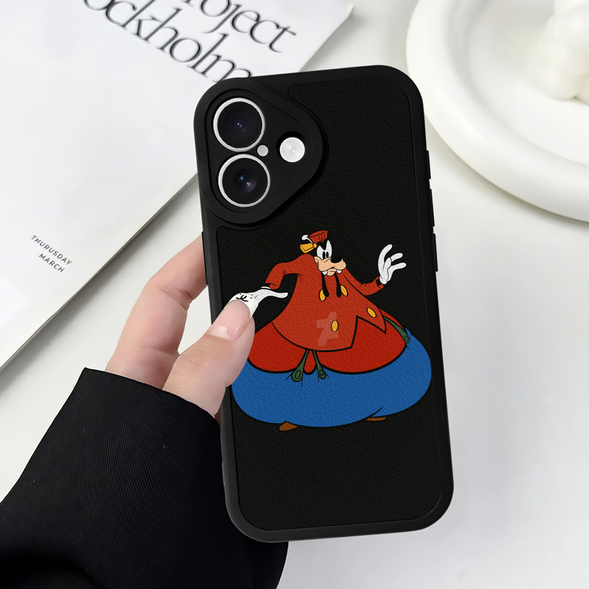 （画像用） ミッキーマウス Mickey Mouse 【iPhone 16シリーズ対応】シリコンスマホケース（レザー調） 材質：シリコン